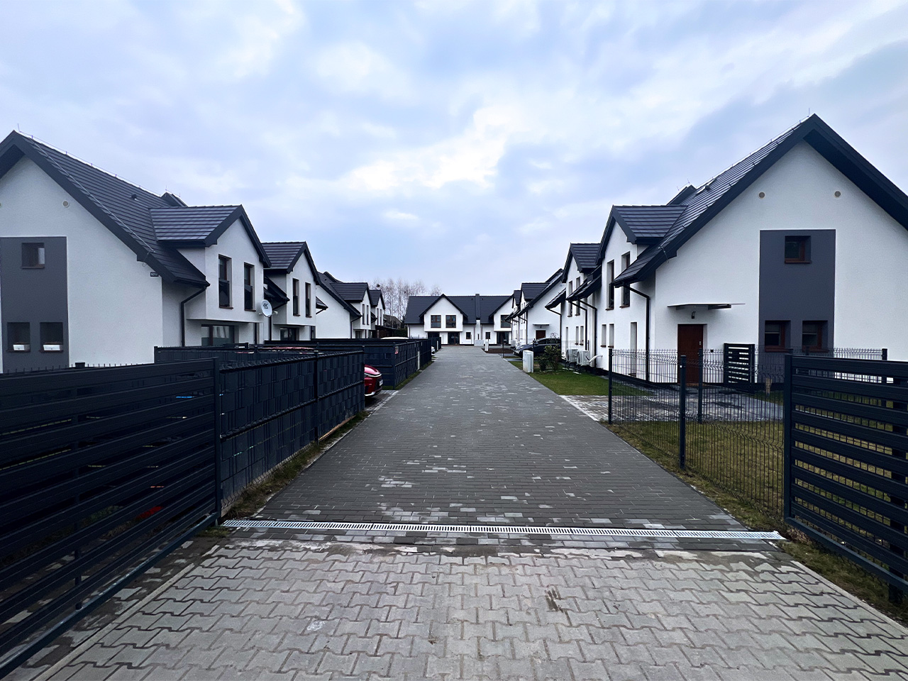 Galeria osiedla Wola Batorska 521 — zdjęcie 24 z 25: domy i otoczenie inwestycji w Woli Batorskiej