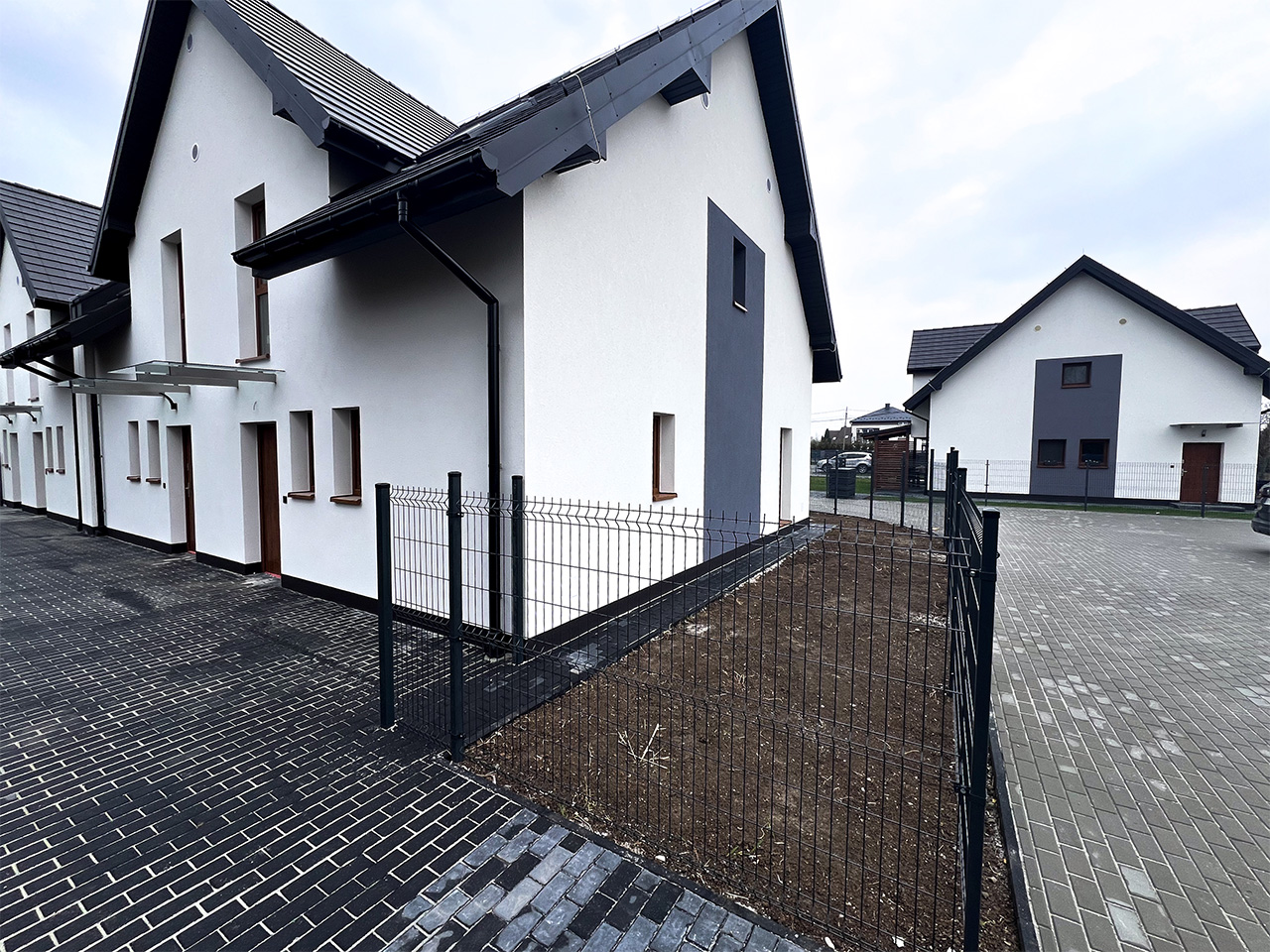 Galeria osiedla Wola Batorska 521 — zdjęcie 5 z 25: domy i otoczenie inwestycji w Woli Batorskiej